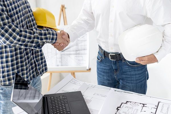¿Debo contratar una empresa de reformas o arquitecto?